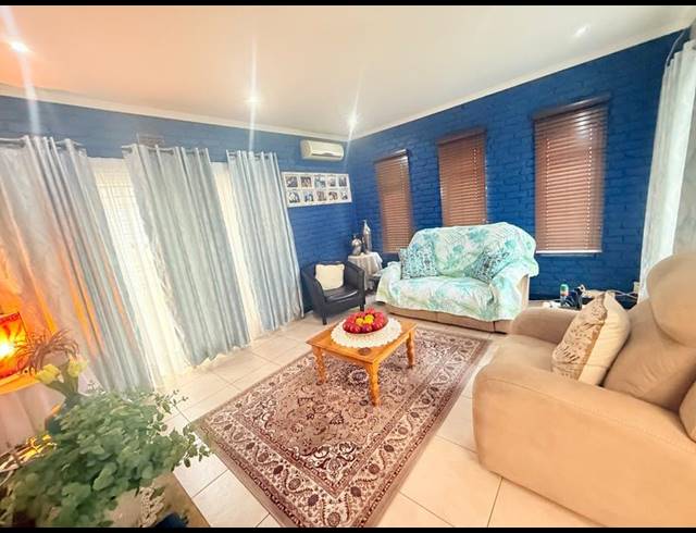 3 BEDROOM HOUSE FOR SALE IN VANDERBIJLPARK SE 2